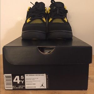 Air Jordan 4 Retro Size 4 1/2 Youth or Women's 6